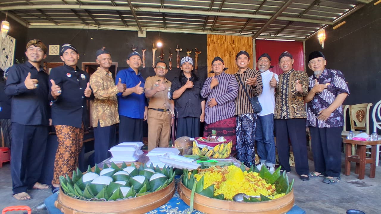Lestarikan Warisan Leluhur, Pemdes Parangargo Gelar Ritual Jamas Pusaka Perdana dalam Rangkaian Bersih Desa
